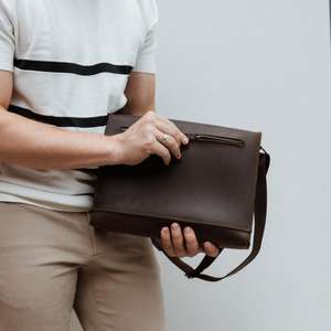 Bolso de cuero marrón para portátil Regalo del Día del Padre Bolso de hombro de cuero para hombre Bolso de cuero personalizado para portátil Precio al por mayor - Product Image 1