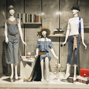 Vente de gros Mannequins assis Femme Blanc brillant Mannequin intégral en fibre de verre Femme Magasin pour vêtements - Product Image 3