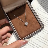 Collier Rubik's Cube en Moissanite 1 Carat, Argent Sterling 925, Plaqué Rhodium/Or, Design de Niche, Haute Couture, Mignon