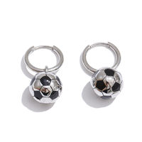 Conjunto de Joyería Deportivo con Collar y Pendientes de Aro de Acero Inoxidable Chapado en Oro de 18K, Resistente al Agua, para Hombres y Mujeres, Regalo para Fanáticos del Fútbol