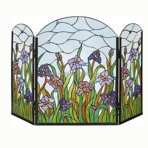 Écran de cheminée en vitrail 3 panneaux motif floral iris, décoration traditionnelle, forme cathédrale, décoration artistique pour salon - Product Image 5