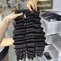 Lots de Cheveux Humains Naturels Bruts Non Traités 100% Ondulés Profonds avec Closure – Vente en Gros de Mèches Naturelles