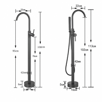Ensemble douche et baignoire autoportant moderne et minimaliste avec robinet cascade silencieux à noyau en céramique pour un design contemporain