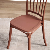 Chaises de salle à manger en plastique d'extérieur en gros, chaises portables blanches pour salons, idéales pour maisons de location, gîtes et bistrots de jardin