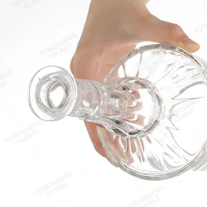 Unterstützung der Anpassung von hochwertigen hochwertigen Whiskey-Wodka-Pfruchtwein-Flaschen mit Kristallkappen