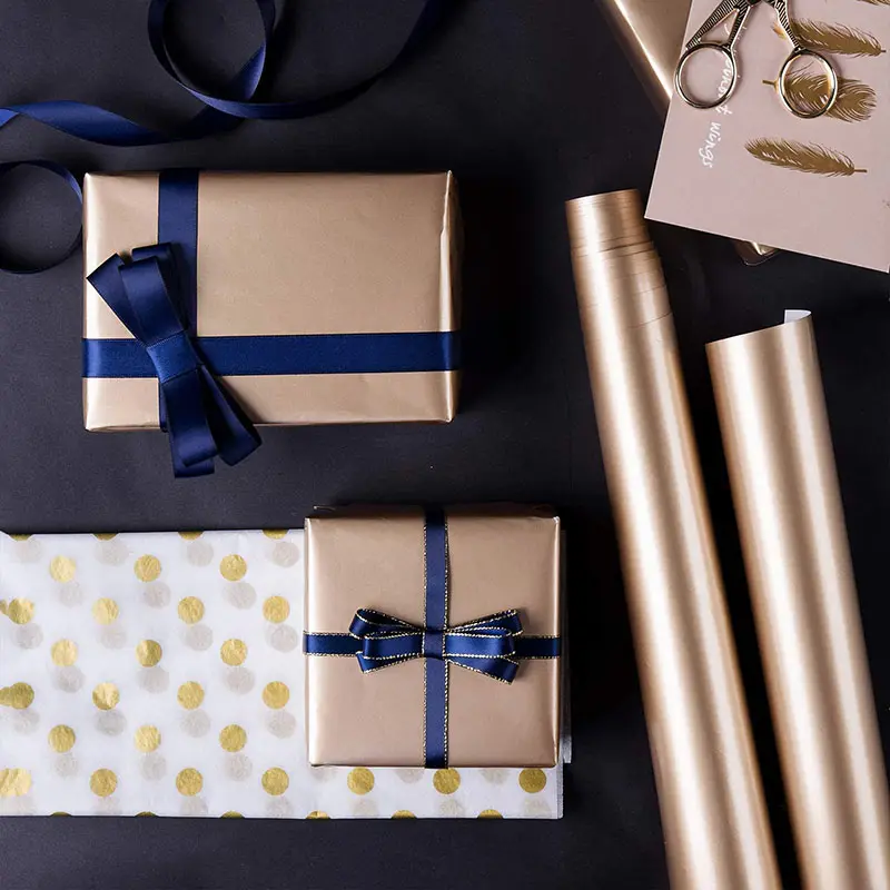 Рулон оберточной бумаги с отрезными линиями под заказ, рулон оберточной бумаги для подарков от производителя, рулон оберточной бумаги и темно-синей Золотой древесной целлюлозы