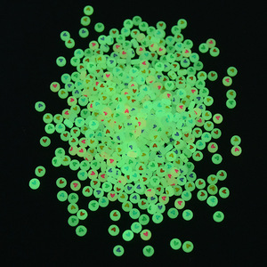 Perline Luminose con Iniziali dell'<span class=keywords><strong>Alfabeto</strong></span> per Creazione di Gioielli Fai-da-Te, Accessori in Acrilico con Lettere e Cuori Fluorescenti - Product Image 3