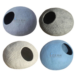 Letti per gatti di forma rotonda fatti a mano-letto e rifugio per gatti ecologici multicolori dalla lana della nuova zelanda - Product Image 3