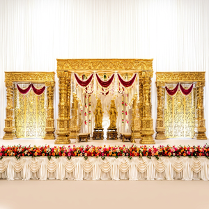 Exclusivo Mandap de Boda del Sur de la India, Diseño Tradicional con Pilares de Fibra Tallados, Mandap de Boda de Lujo en Dorado - Product Image 1