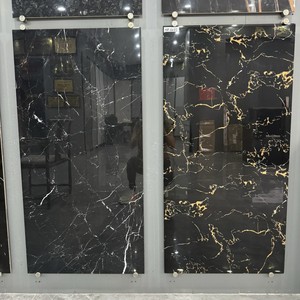Piastrelle in Ceramica 600x1200cm con Design Floreale Nero e Oro, Resistenti all'Usura, per Interni, con Superficie Lucida e Finitura Brillante - Product Image 1