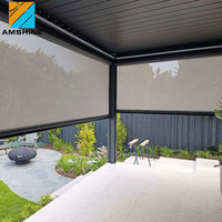 Pergola à toit en aluminium facile à installer, pergola motorisée à lames orientables avec écran d'intimité pour l'extérieur