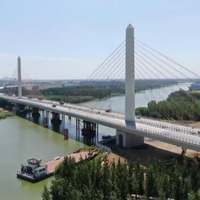 Layanan Pengelasan dan Pemotongan Struktur Baja Karbon Prefabrikasi Modular Kustom untuk Jembatan Pejalan Kaki Bailey Skywalk Bentangan Besar