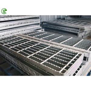 Grille en acier à emboîtement sur mesure en gros, utilisée pour les couvercles de drainage en extérieur - Product Image 2