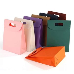 Sac en papier kraft noir de luxe à poignée découpée pour emballage de parfum, cosmétiques, beauté, cadeaux, bonbons – Grande vente, pas cher, avec poignée plate - Product Image 2