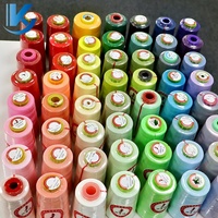 1200 couleurs en stock Fil à coudre en polyester de haute qualité 40/2 Universel pour vêtements, sacs et textiles de maison