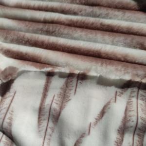 7 colores de alta calidad 100% poliéster grueso estampado a rayas franela pequeña manta de pelo de conejo tela de piel artificial suave - Product Image 4