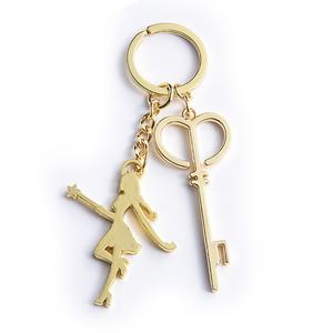 Llavero de Lujo en Oferta, Llavero Bonito para Mujer, Llavero de Metal con Diseño de Anime, Accesorios - Product Image 1