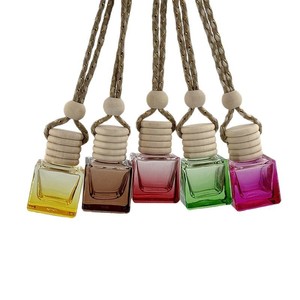 Flacon de parfum pour voiture de 5 ml avec couvercle en bois naturel, couleur dégradée suspendue - Product Image 1