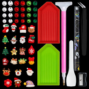 Ensemble de breloques pour ongles en résine et strass de Noël, perles en résine de dessin animé, accessoires DIY pour la décoration des ongles et des coques de téléphone - Product Image 3
