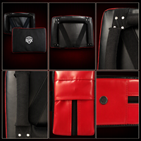 Cible de frappe double pour la boxe avec sangles croisées et coutures à rivets, noir et rouge, pour l'entraînement en salle de sport et les arts martiaux