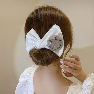 Al por mayor: Herramienta para hacer moños Deft Bun con pedrería, moldeador de moños tipo donut, trenzador de cabello para mujer - Product Image 3