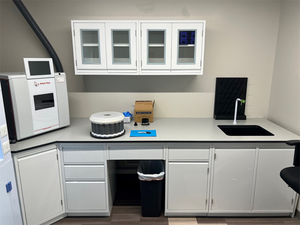 Modern laboratuvar mobilyası haddeleme laboratuvar masaları ayarlanabilir yükseklik öğrenciler için kimyasal fenolik reçine laboratuvar bankları - Product Image 6