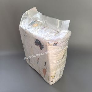 Caja de 10 libras de trapos de algodón blancos estampados recuperados para limpieza - Product Image 1