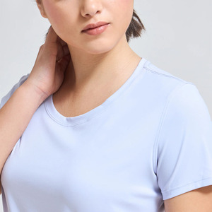 Camiseta deportiva personalizada para mujer, de secado rápido, manga corta, para verano, entrenamiento, correr, ejercicio, gimnasio. - Product Image 4