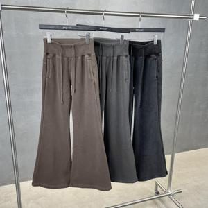 <span class=keywords><strong>Pantaloni</strong></span> invernali 400g in peluche a <span class=keywords><strong>vita</strong></span> <span class=keywords><strong>alta</strong></span> Y2k <span class=keywords><strong>pantaloni</strong></span> morbidi a forma svasata <span class=keywords><strong>pantaloni</strong></span> della tuta svasati da <span class=keywords><strong>donna</strong></span> <span class=keywords><strong>pantaloni</strong></span> alla moda da <span class=keywords><strong>donna</strong></span> - Product Image 4