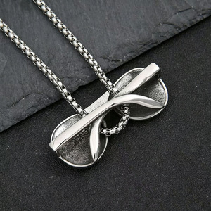 Collier pendentif lunettes de soleil Yunnique en acier inoxydable, chaîne de pull unisexe géométrique tendance - Product Image 2