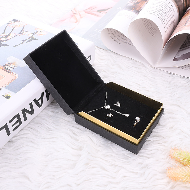 Black 7*9*3cm