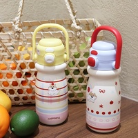 Mignonne tasse isotherme portable en acier inoxydable pour enfants, motif dessin animé, avec double couvercle, poignée et paille – Vaisselle compacte