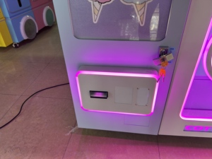 Máquina de Algodón de Azúcar Automática Completa con 60 Colores y 4 Sabores, Pago con Monedas o Código QR para Centros Comerciales, Precio de Fábrica - Product Image 6