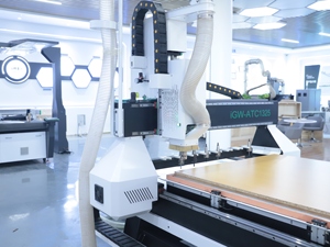 Routeur CNC à changement d'outil automatique pour la <span class=keywords><strong>gravure</strong></span> du <span class=keywords><strong>bois</strong></span>, du MDF, de l'acrylique et des panneaux composites en aluminium - Product Image 4