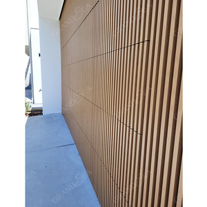 Puerta <span class=keywords><strong>de</strong></span> <span class=keywords><strong>Garaje</strong></span> Abatible <span class=keywords><strong>de</strong></span> Aluminio con Acabado <span class=keywords><strong>de</strong></span> <span class=keywords><strong>Madera</strong></span> Personalizada <span class=keywords><strong>de</strong></span> Grandsea, para Casas Residenciales y Villas - Product Image 3
