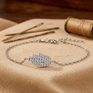 Pulsera de Plata de Ley 925 con Dije de Mano de Hamsa Estilo Hiperbólico Personalizado, con Circones, Cadena Ajustable para Mujer, 5g, Regalo para Fiesta - Product Image 1