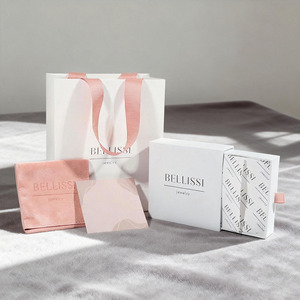 Emballage cadeau personnalisé avec logo, sac en papier pour bijoux - Product Image 1