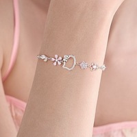 Charmant pendentif chat de dessin animé en zircon électroplaqué pour femme, bijou fait main de luxe léger et de haute qualité
