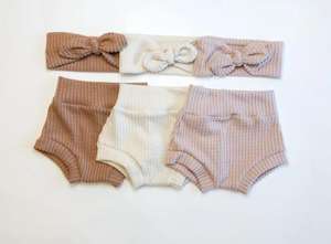 Conjunto de Ropa Personalizada para Bebé: Suéter Oversize Tipo Waffle, Gorro Holgado y Conjunto de Lazo para Bebés y Niños - Product Image 5