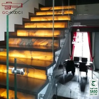 Panneau de pierre translucide artificielle au design moderne, marches d'escalier en ardoise en résine antidérapante pour décoration de villa