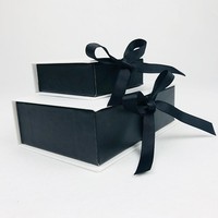 Boîte rigide en papier avec ruban élégant personnalisé pour l'emballage de colliers et de bijoux