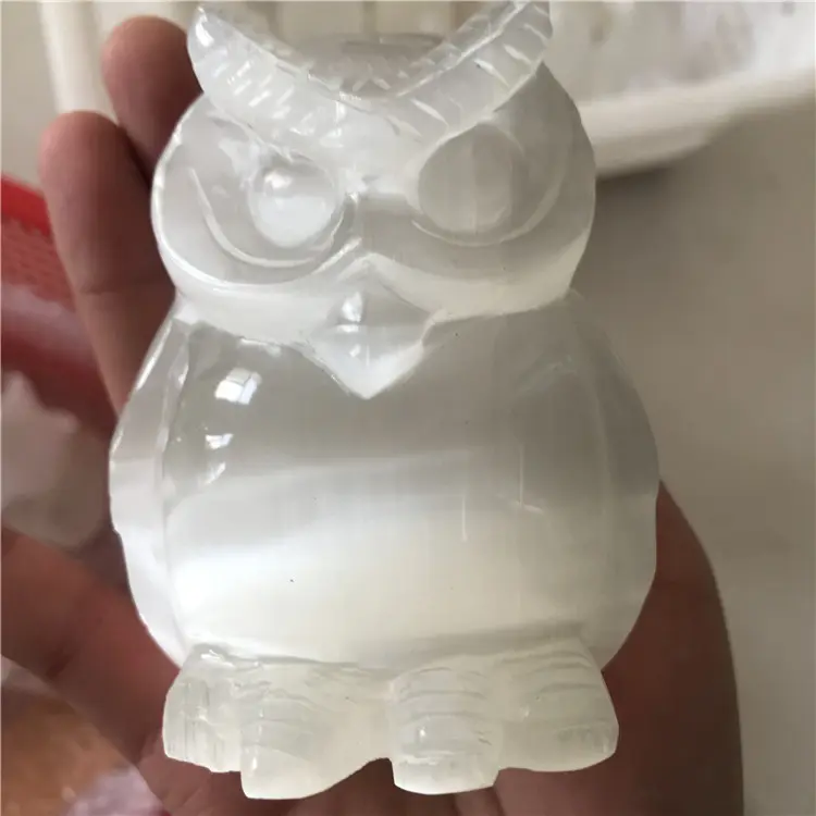 Großhandel Naturstein Kristall Carving Owl Snake Turtle White Selenite Owl für die Dekoration