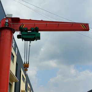 Grue à flèche robuste pour levage de charges lourdes dans les usines, les ateliers et les entrepôts - Product Image 3