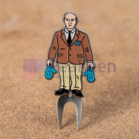 Vente en gros d'accessoires de marqueur de balle de golf dessin animé design personnalisé pince à chapeau et outil de réparation de divot de golf magnétique en métal