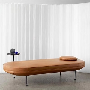 Sofá moderno de cuero genuino en forma de I para sala de estar tapizado con mesa auxiliar patas de metal material de madera <span class=keywords><strong>sin</strong></span> <span class=keywords><strong>respaldo</strong></span> - Product Image 2