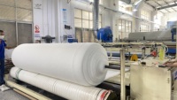Les fabricants fournissent du tissu non tissé en nylon feutre perforé à l'aiguille