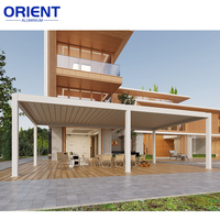 Pérgola de Aluminio Elegante con Techo de Acero para Patio Moderno y Espacios Exteriores