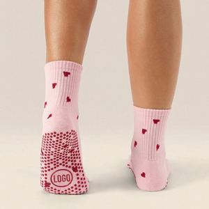 Calcetines Cortos Rosas con Corazones Rojos Antideslizantes para Mujer, Calcetines de Algodón y Fibra de Bambú para Uso Diario en Primavera - Product Image 2
