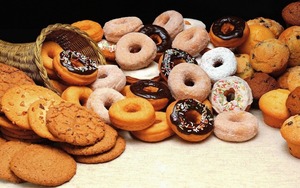 Fácil de operar elétrica única fileira rosquinha automática máquina fritadeira fabricante <span class=keywords><strong>Donut</strong></span> com temporizador <span class=keywords><strong>donut</strong></span> que faz a máquina
