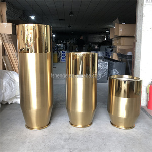 Jarrón <span class=keywords><strong>de</strong></span> flores <span class=keywords><strong>de</strong></span> metal dorado <span class=keywords><strong>de</strong></span> lujo, maceta <span class=keywords><strong>de</strong></span> flores dorada <span class=keywords><strong>con</strong></span> espejo <span class=keywords><strong>de</strong></span> acero alto a precios baratos - Product Image 5